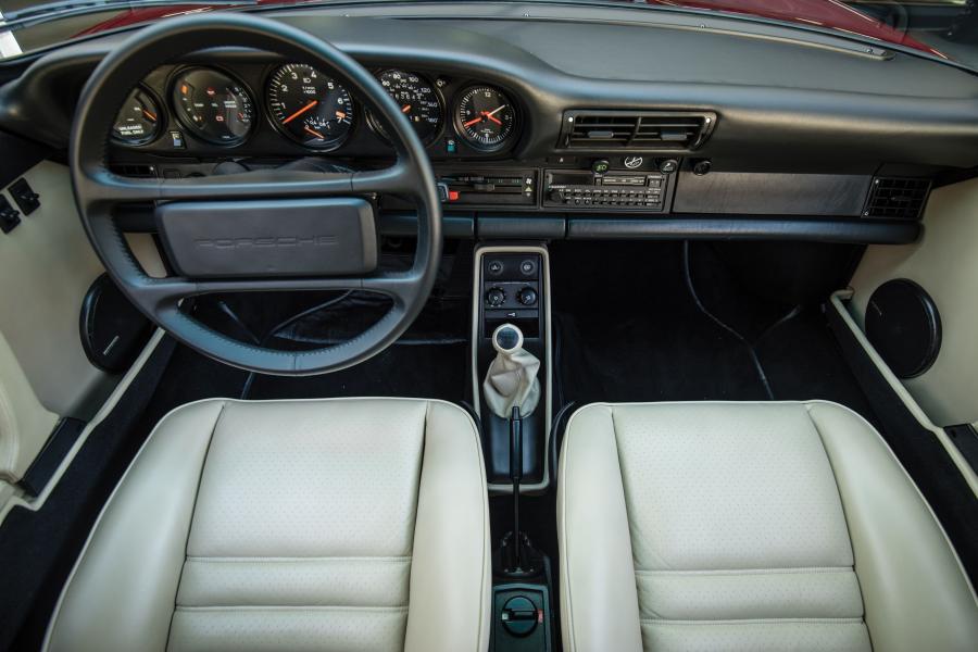 Торпедо Porsche 911 Turbo 3.3 Targa (930) 1987 года  (фото 10 из 22)